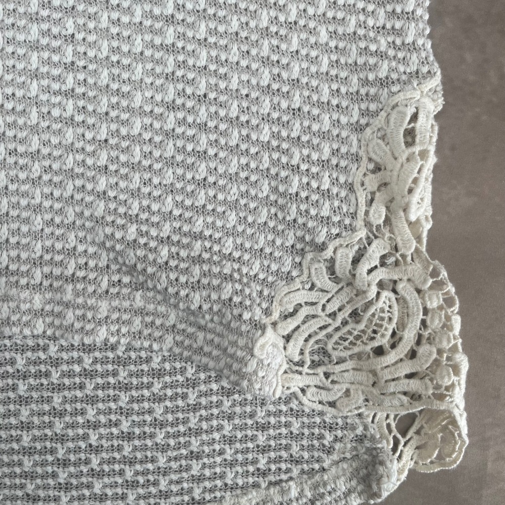 American Eagle Outfitters Knit‎ Top Women Medium Cream Crochet Lace Trim - Picture 3 of 6